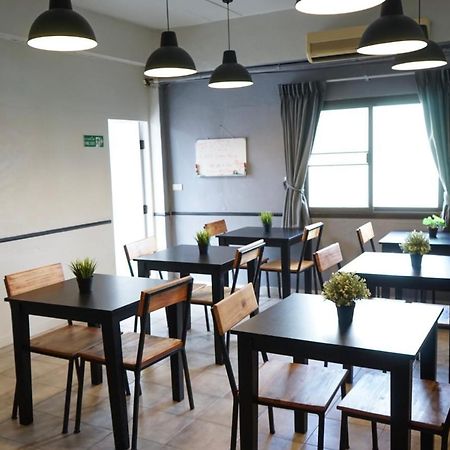 Zion Hostel Чиангмай Экстерьер фото